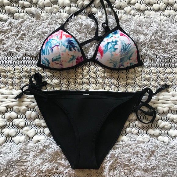 🛍Neoprene Bikini Bundle - Picture 4 of 5
